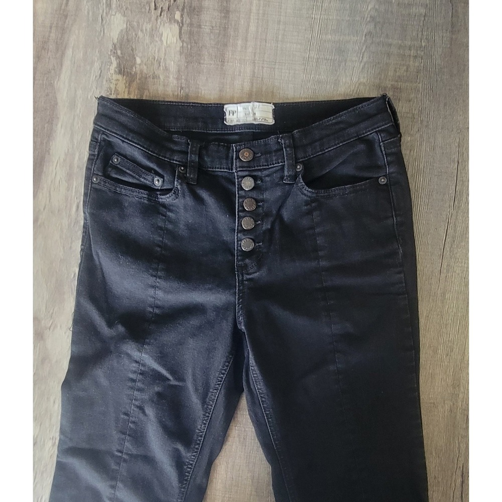 Free People Low Rise Raw Hem Distressed Black Denim Cropped Jeans Womens Size 29